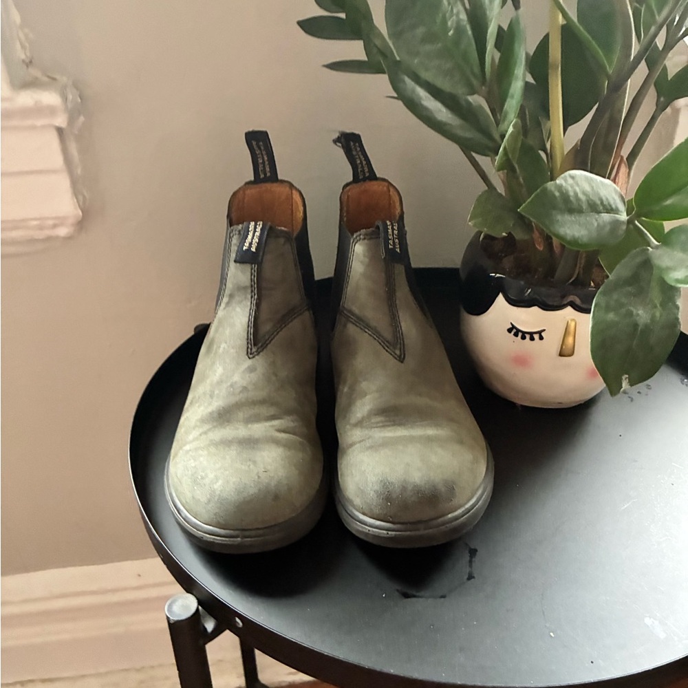 Kids Blundstone boots rustic black AU size 3 US size 4